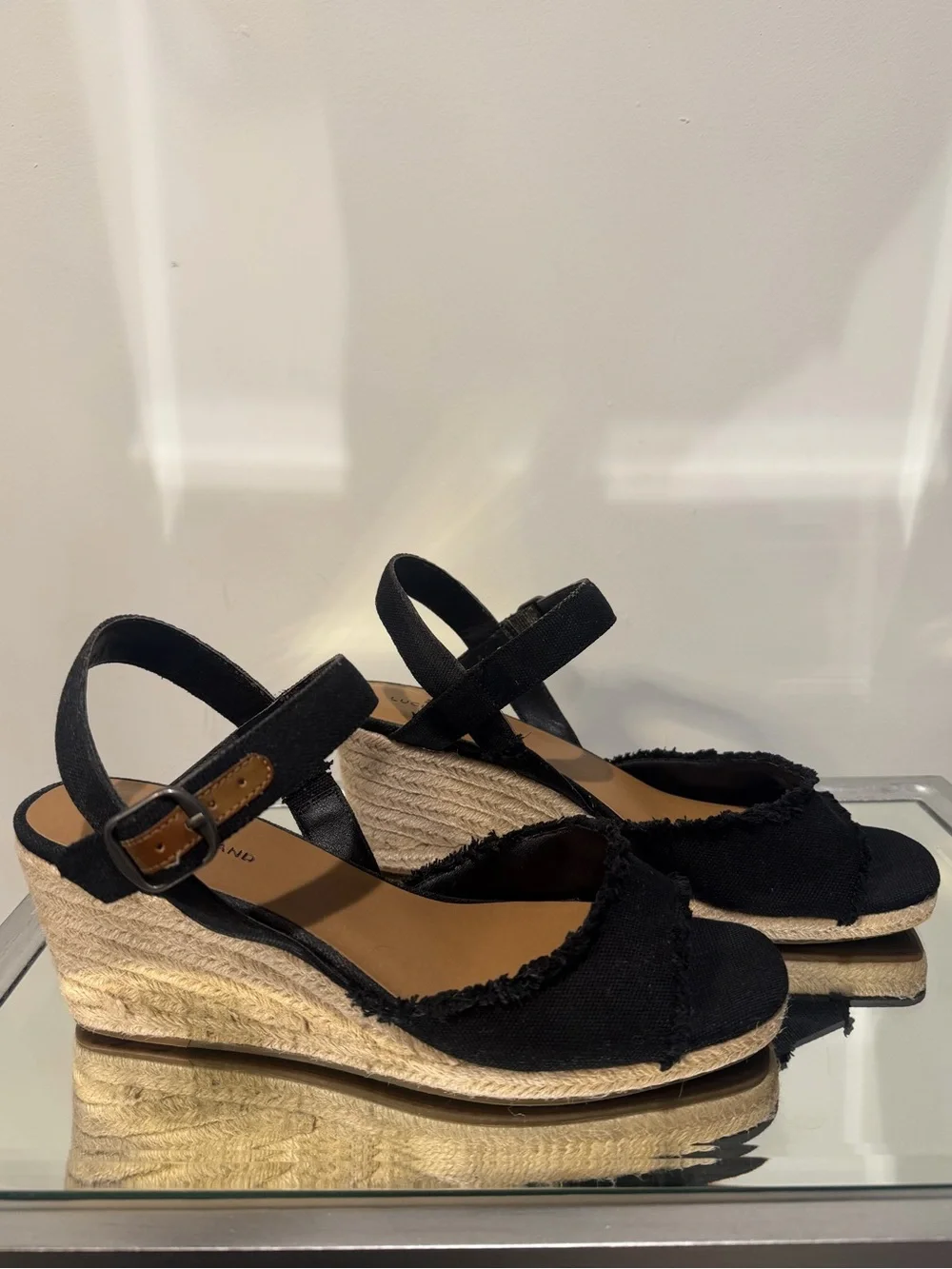 Lucky Brand textile crisscross